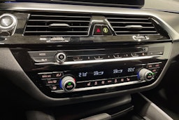 harmaa BMW 530 2021 kuva 22.