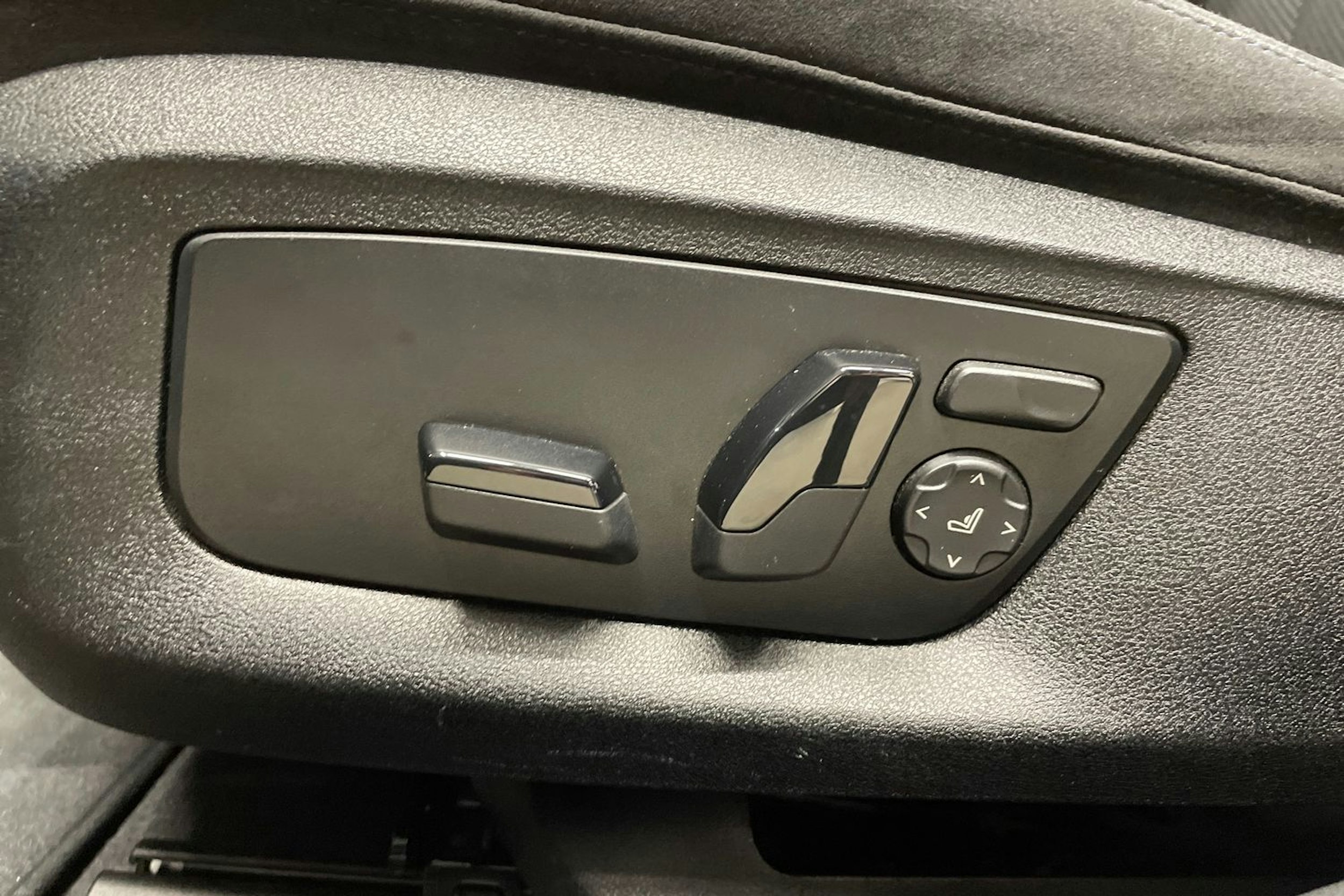 harmaa BMW 530 2021 kuva 29.