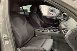 harmaa BMW 530 2021 kuva 32.