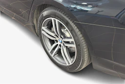 Musta BMW 530 2021 kuva 9.