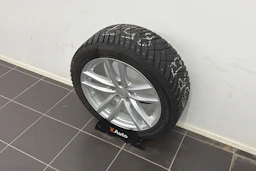 Musta BMW 530 2021 kuva 10.