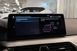 Musta BMW 530 2021 kuva 26.