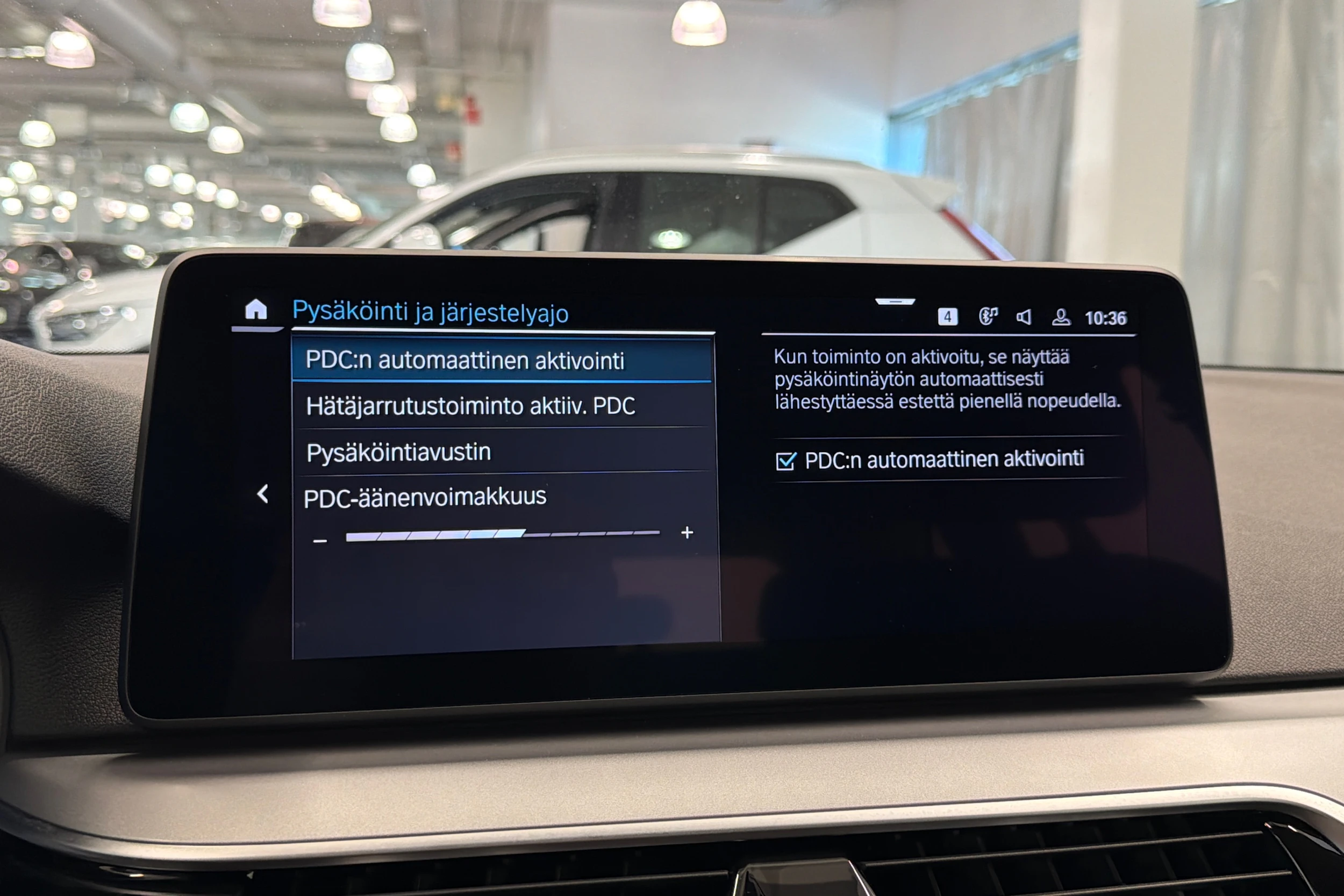 Musta BMW 530 2021 kuva 27.