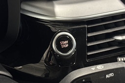 musta BMW 530 2021 kuva 22.