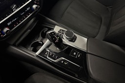 musta BMW 530 2021 kuva 35.