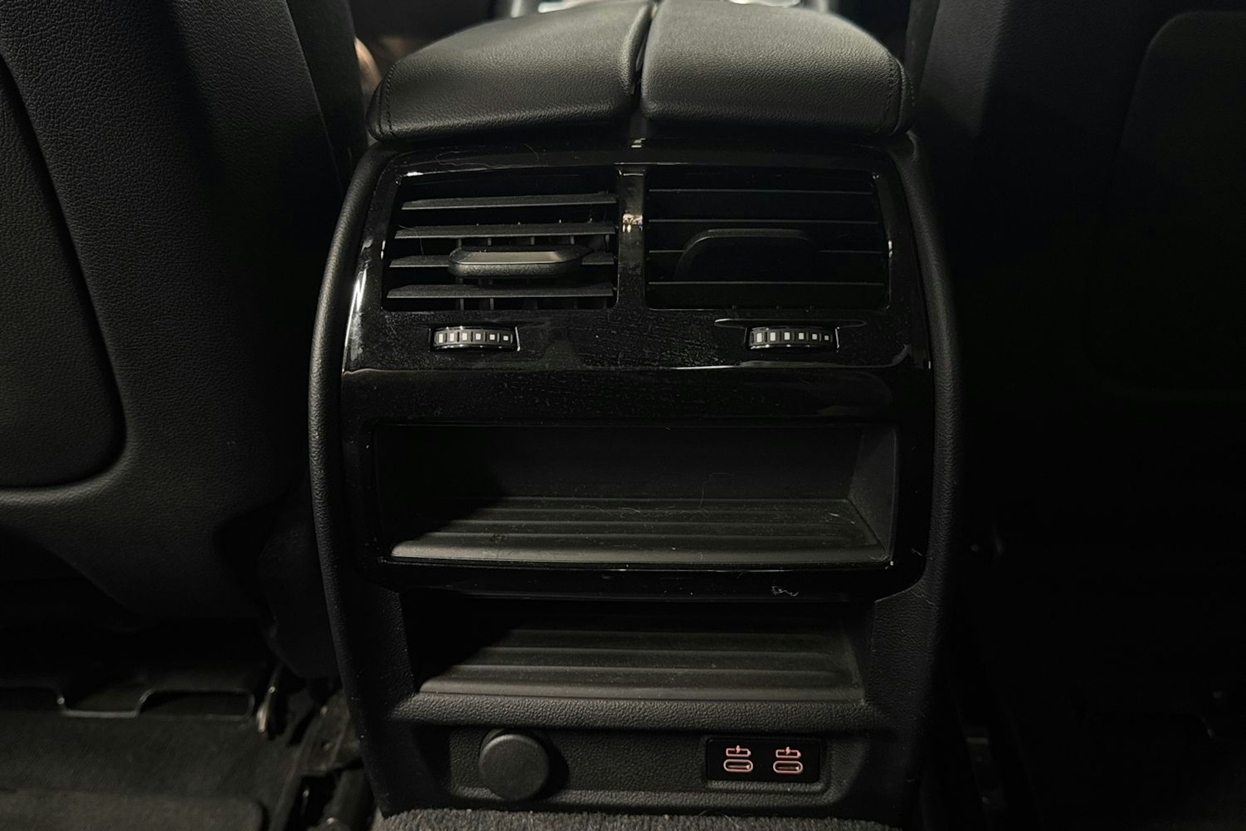 musta BMW 530 2021 kuva 42.