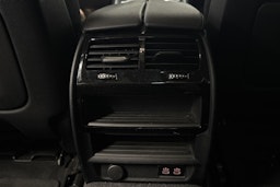 musta BMW 530 2021 kuva 42.