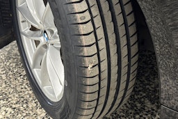 musta BMW 530 2021 kuva 44.