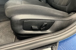 sininen BMW 530 2021 kuva 11.