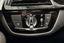 sininen BMW 530 2021 kuva 14.