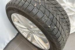sininen BMW 530 2021 kuva 32.