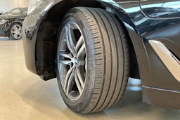 musta BMW 530 2021 kuva 10.