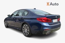sininen BMW 530 2021 kuva 2.