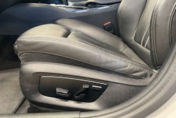 Valkoinen BMW 530 2021 kuva 21.