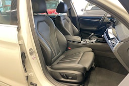 Valkoinen BMW 530 2021 kuva 23.