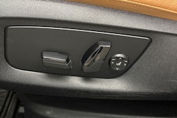 musta BMW 530 2021 kuva 15.