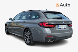 harmaa BMW 530 2022 kuva 2.
