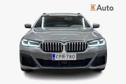 harmaa BMW 530 2022 kuva 5.