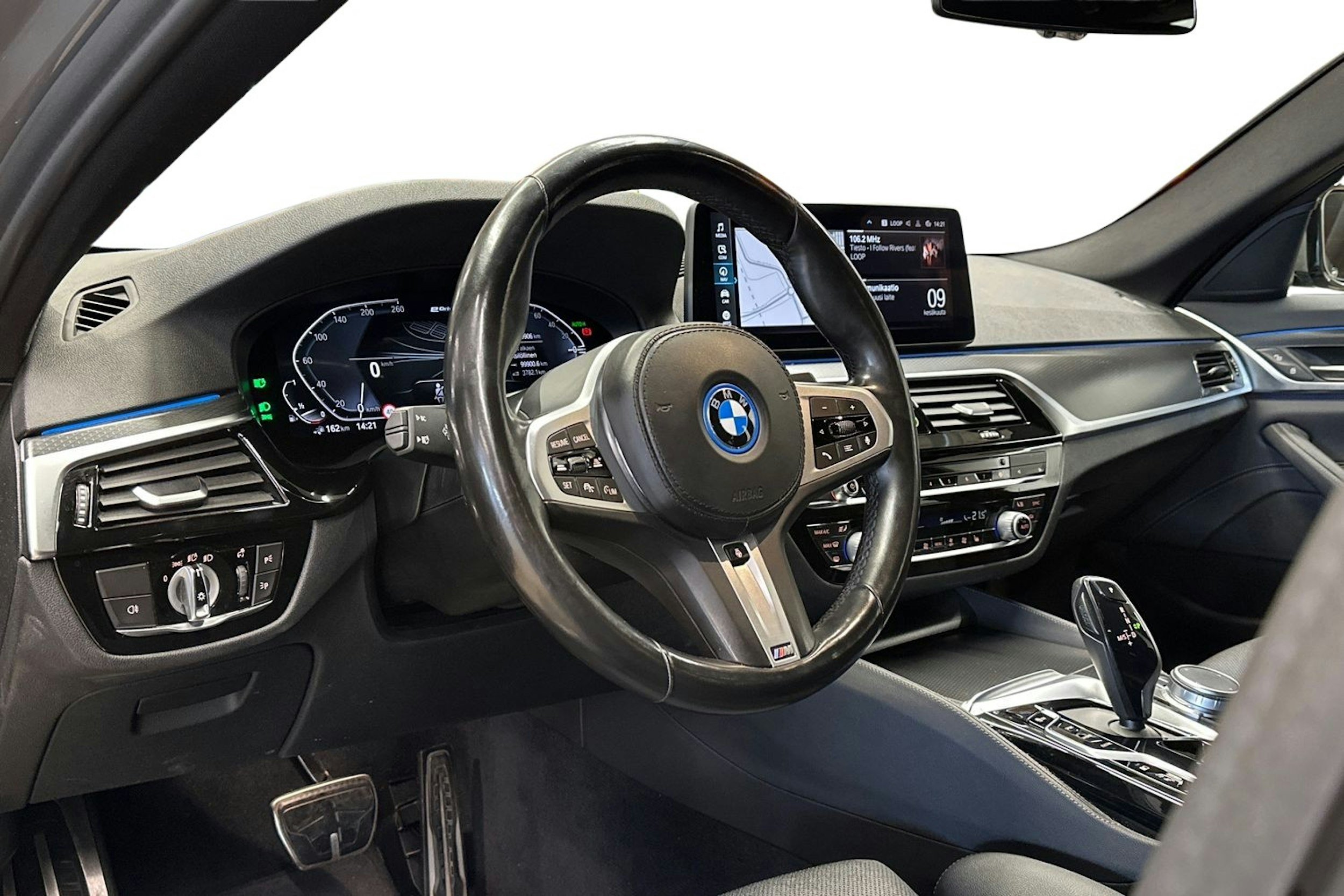 harmaa BMW 530 2022 kuva 7.