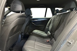 harmaa BMW 530 2022 kuva 10.