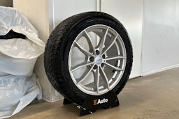 harmaa BMW 530 2022 kuva 17.