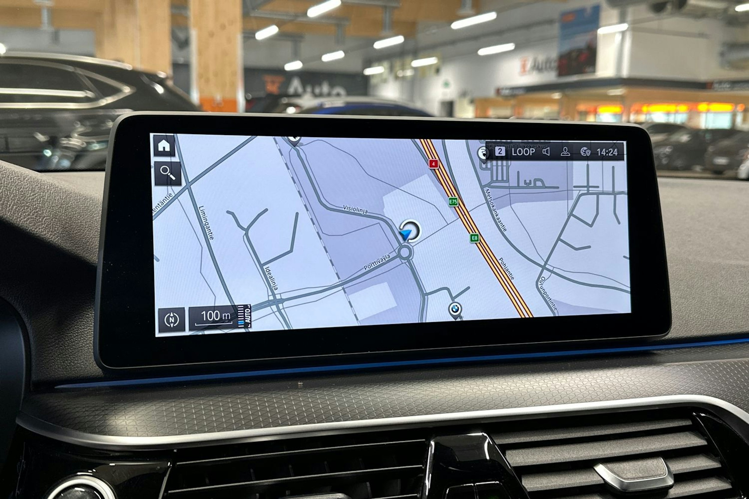 harmaa BMW 530 2022 kuva 19.