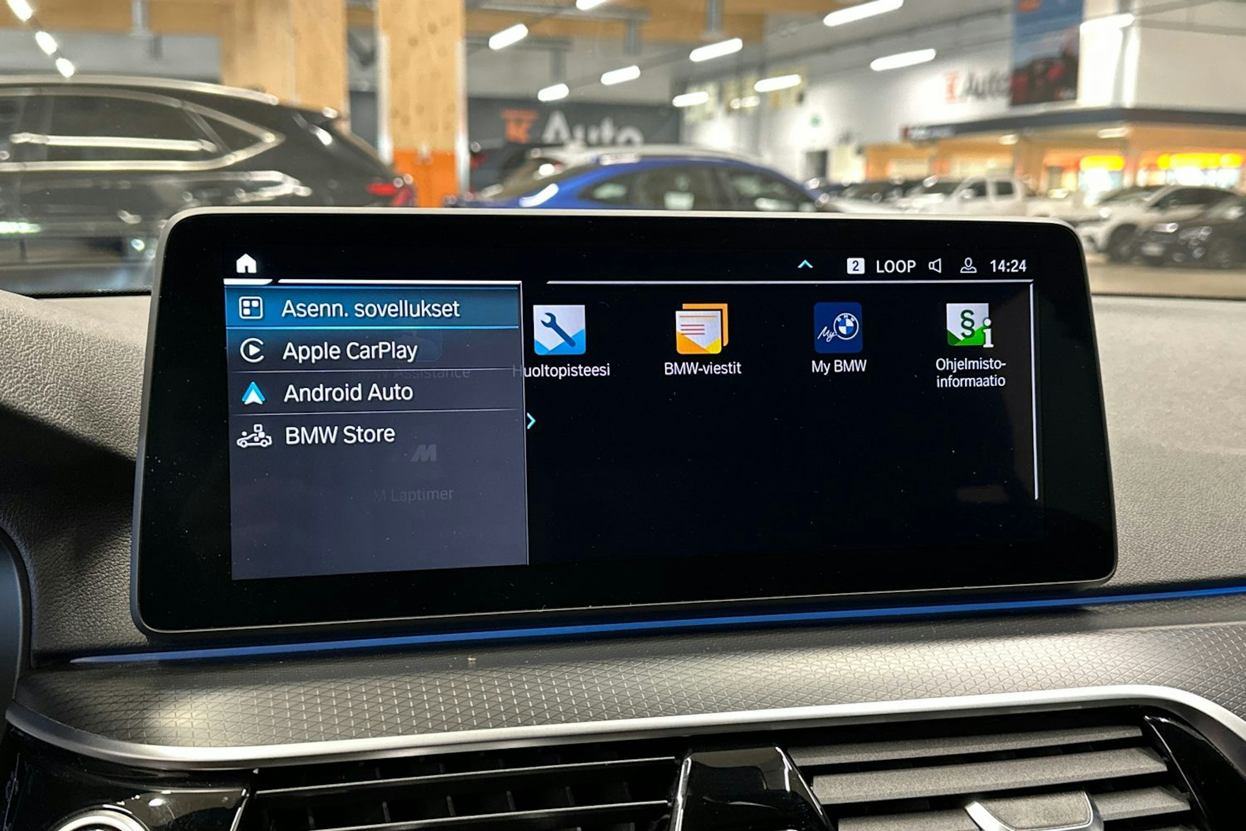 harmaa BMW 530 2022 kuva 20.