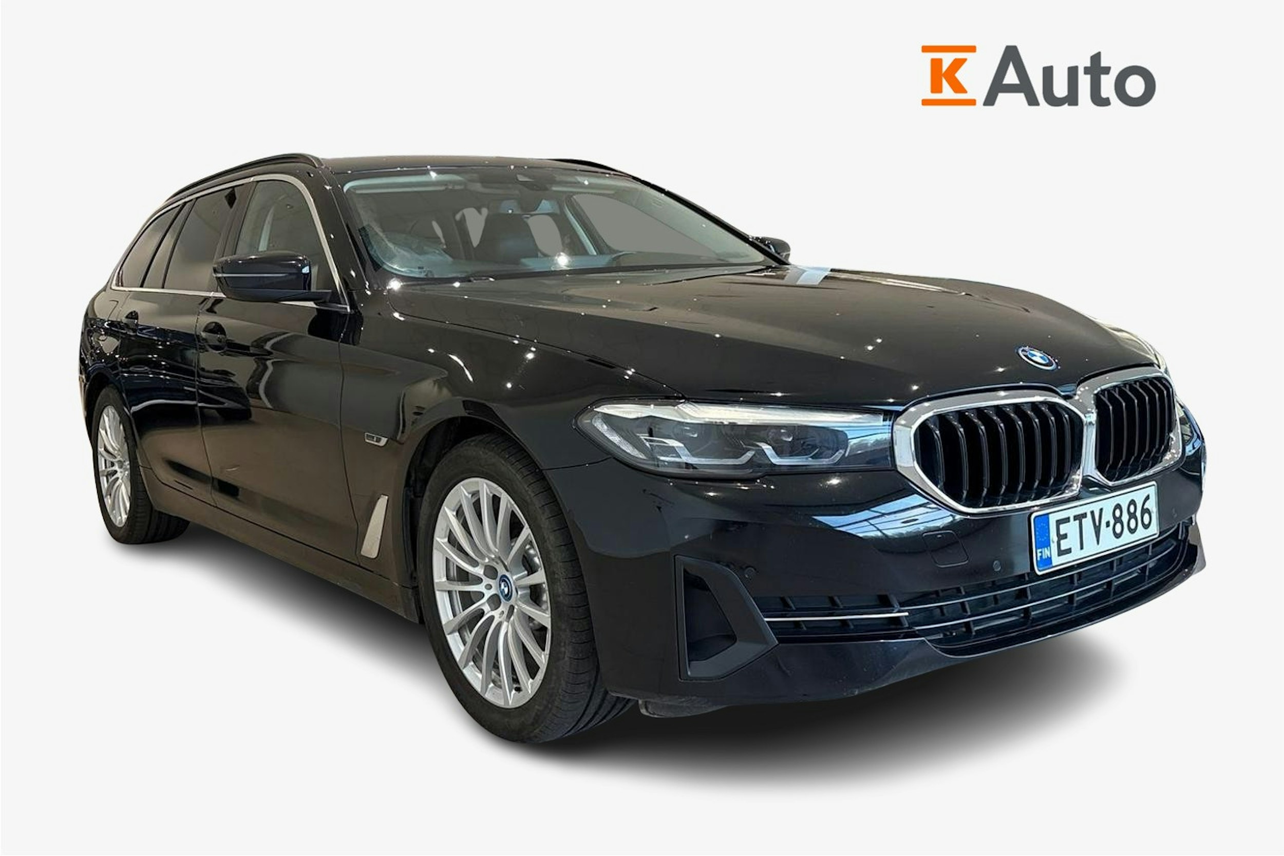 musta BMW 530 2022 kuva 1.