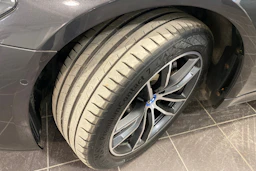 harmaa BMW 530 2022 kuva 10.