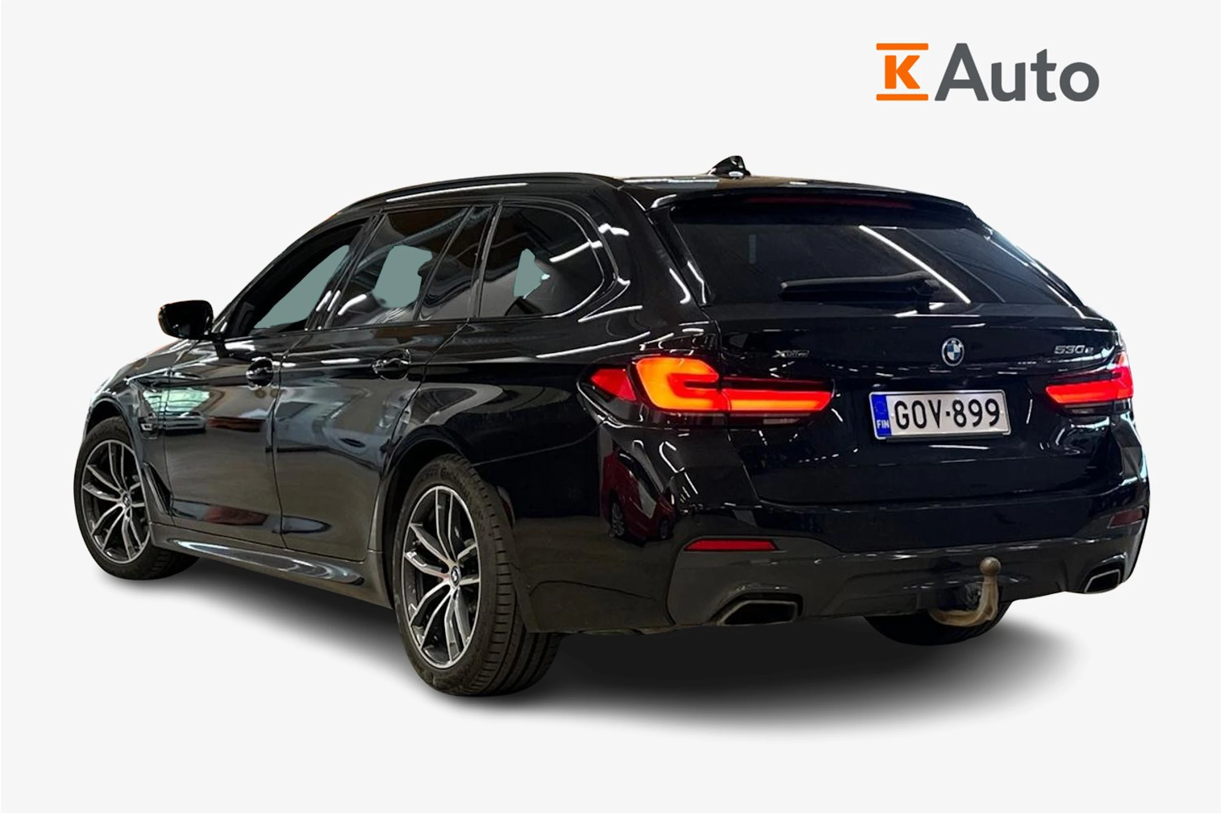 musta BMW 530 2022 kuva 2.