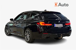 musta BMW 530 2022 kuva 2.