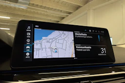 valkoinen BMW 530 2022 kuva 13.