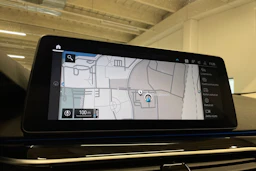 valkoinen BMW 530 2022 kuva 14.