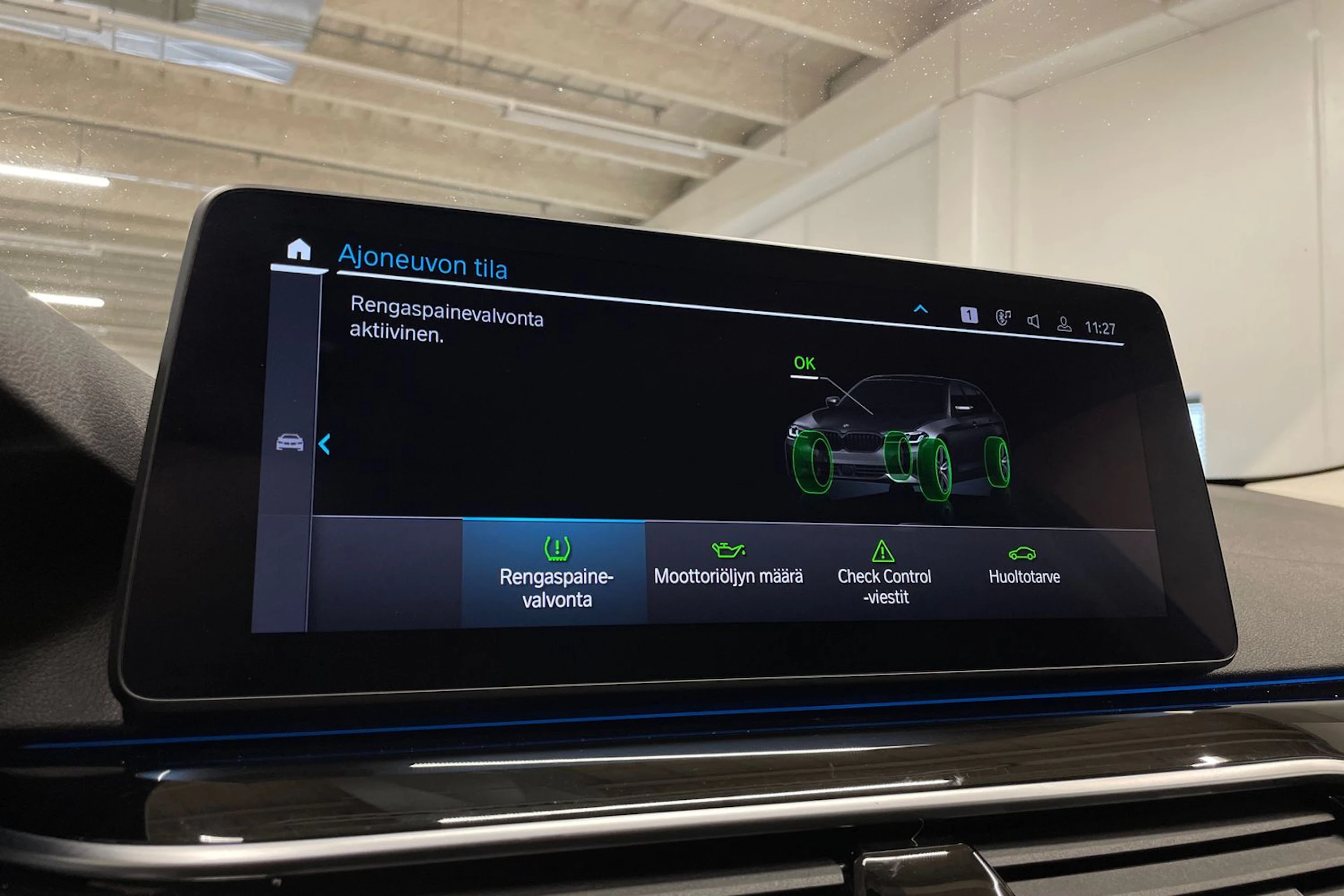 valkoinen BMW 530 2022 kuva 17.