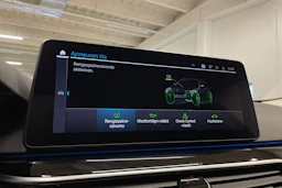 valkoinen BMW 530 2022 kuva 17.