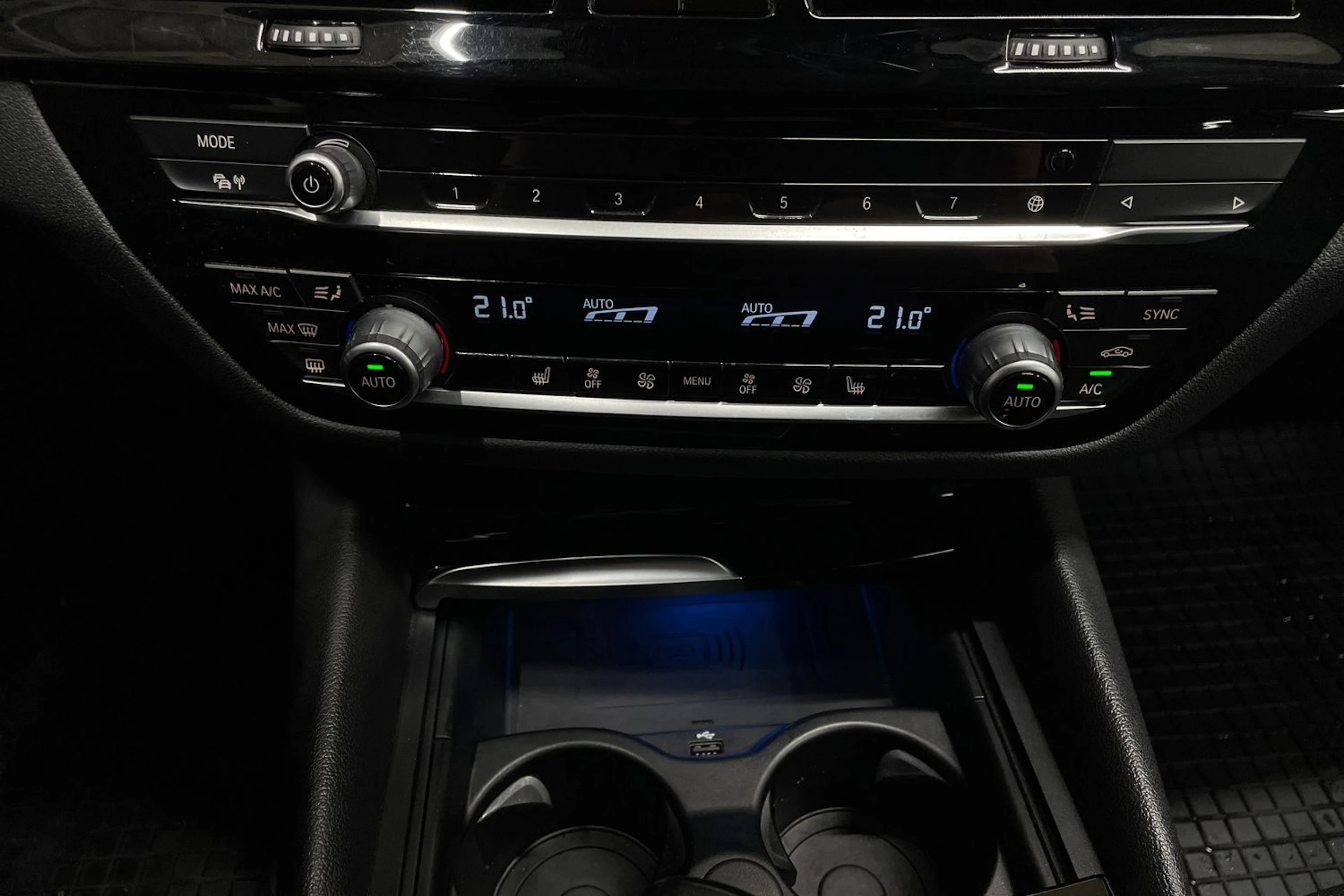 valkoinen BMW 530 2022 kuva 18.