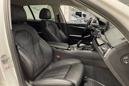 valkoinen BMW 530 2022 kuva 26.