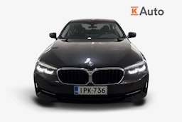 harmaa BMW 530 2022 kuva 5.