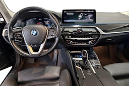 harmaa BMW 530 2022 kuva 9.