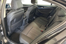 harmaa BMW 530 2022 kuva 10.
