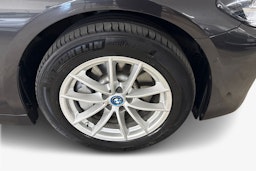 harmaa BMW 530 2022 kuva 11.
