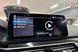 harmaa BMW 530 2022 kuva 22.