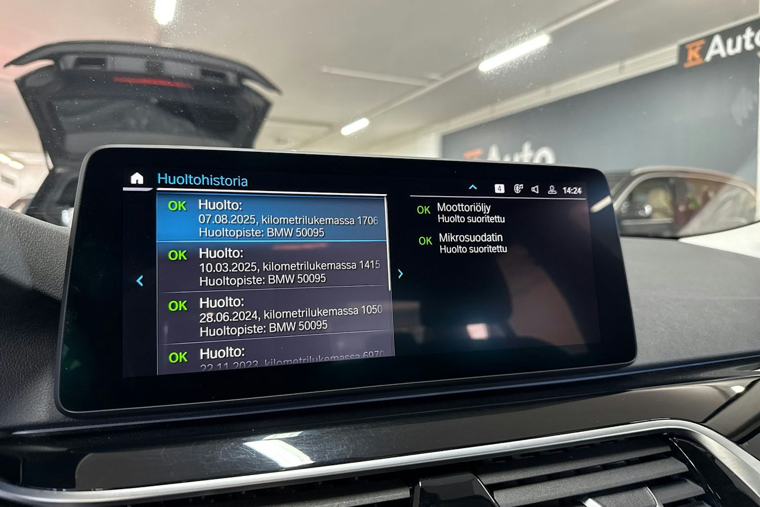 harmaa BMW 530 2022 kuva 24.
