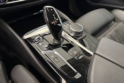 harmaa BMW 530 2022 kuva 31.