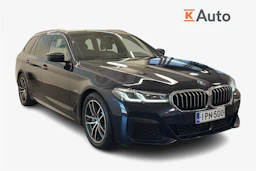 musta BMW 530 2022 kuva 1.