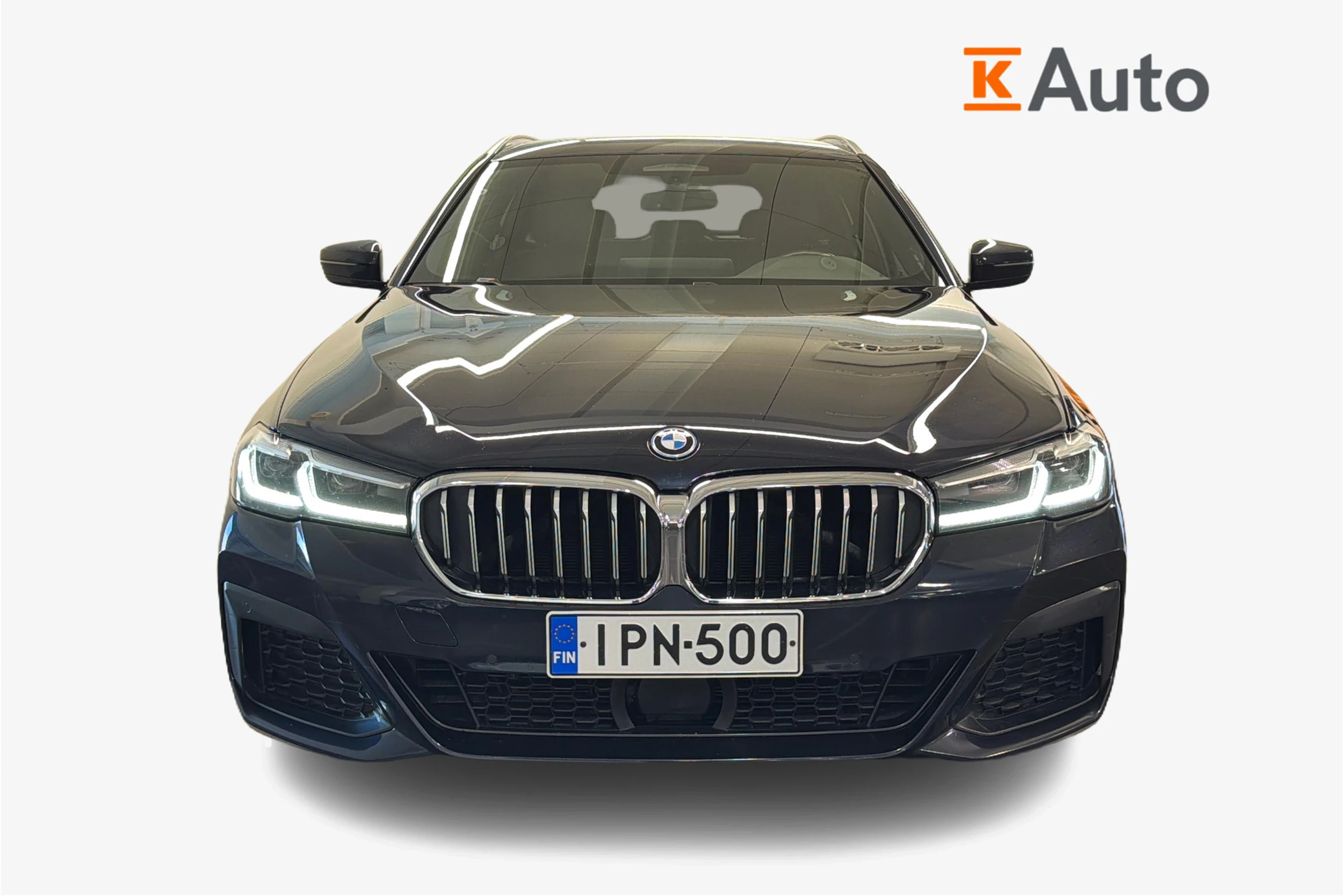 musta BMW 530 2022 kuva 4.