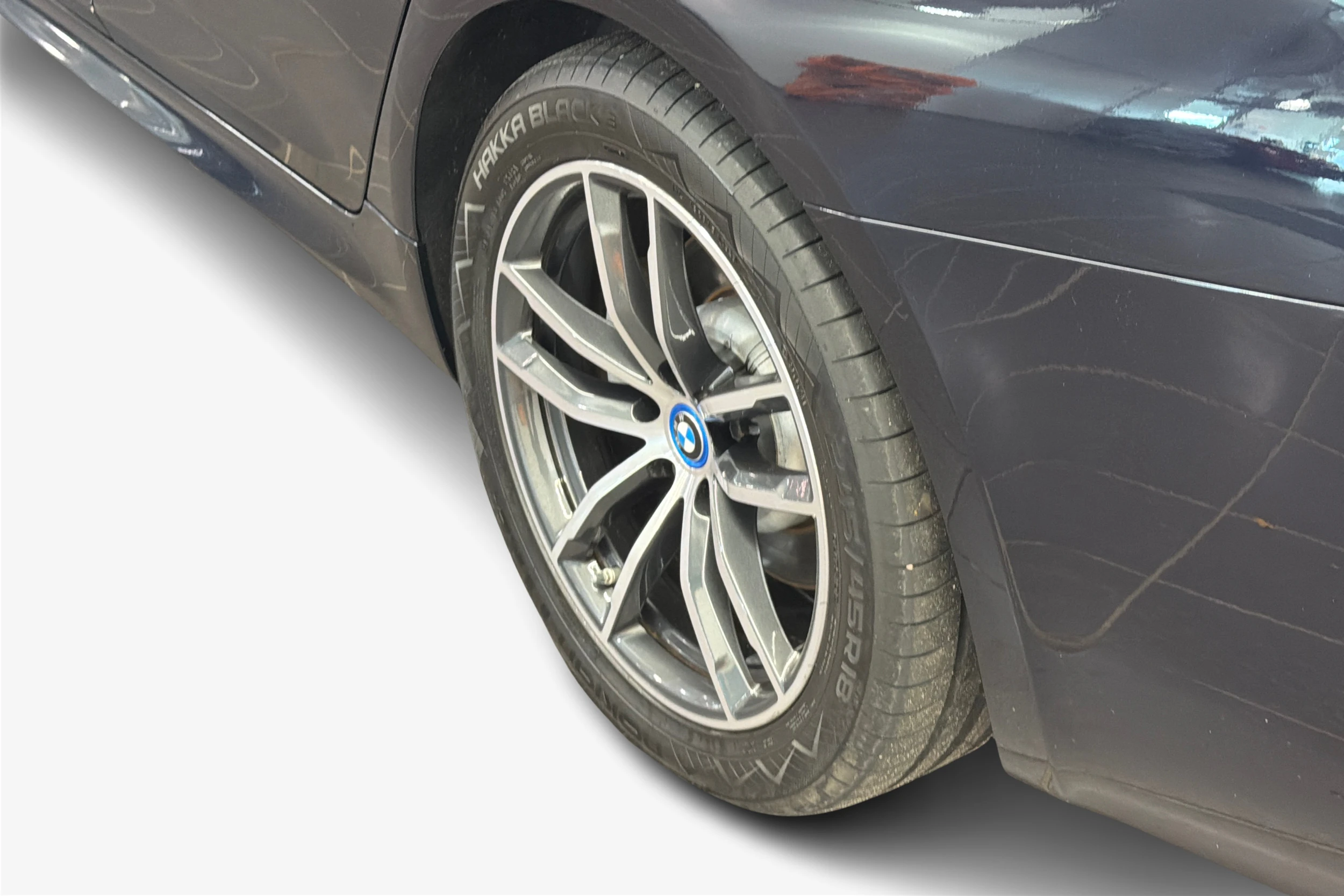 musta BMW 530 2022 kuva 9.