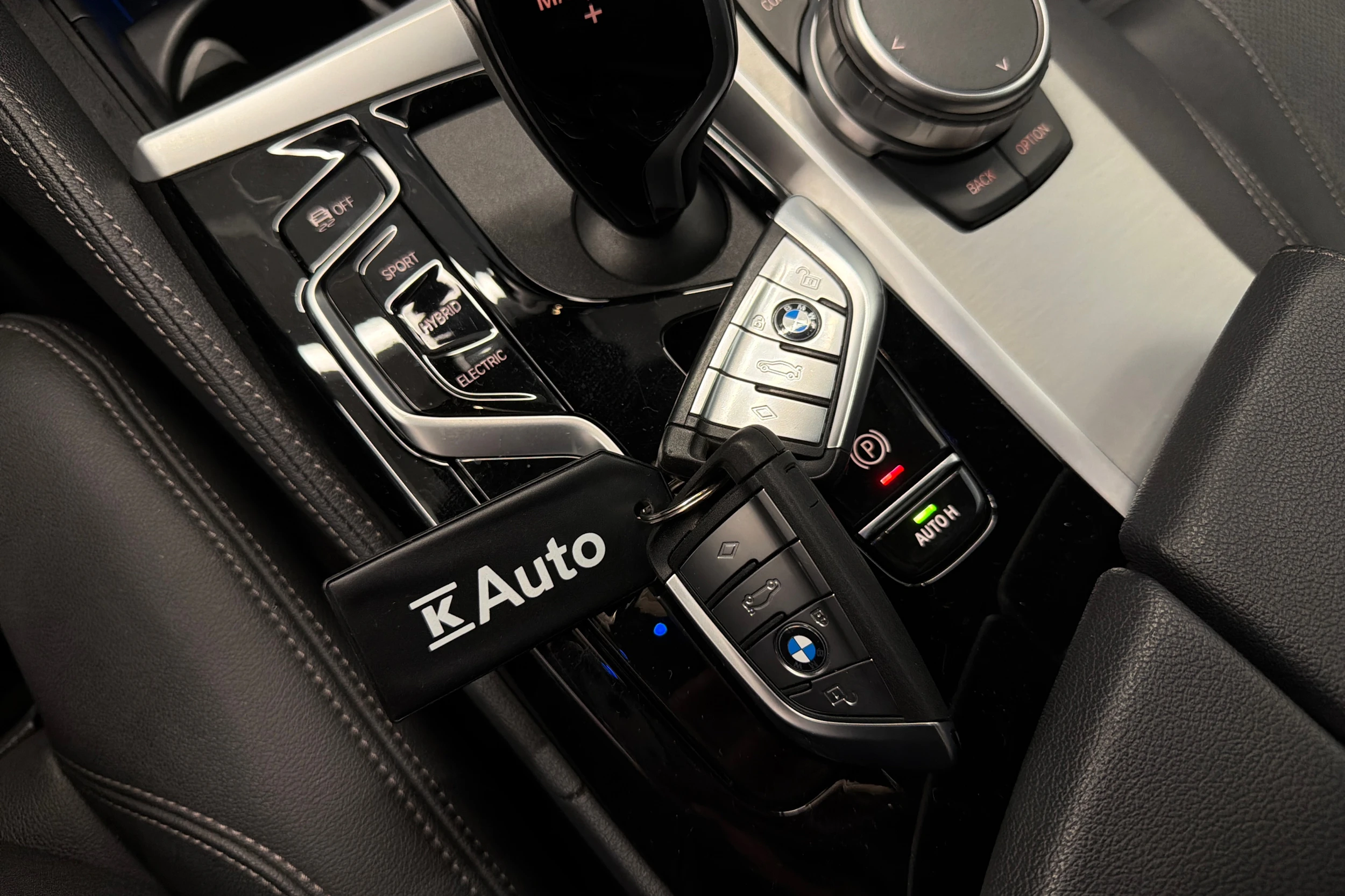 musta BMW 530 2022 kuva 35.