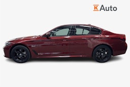 punainen BMW 530 2022 kuva 5.