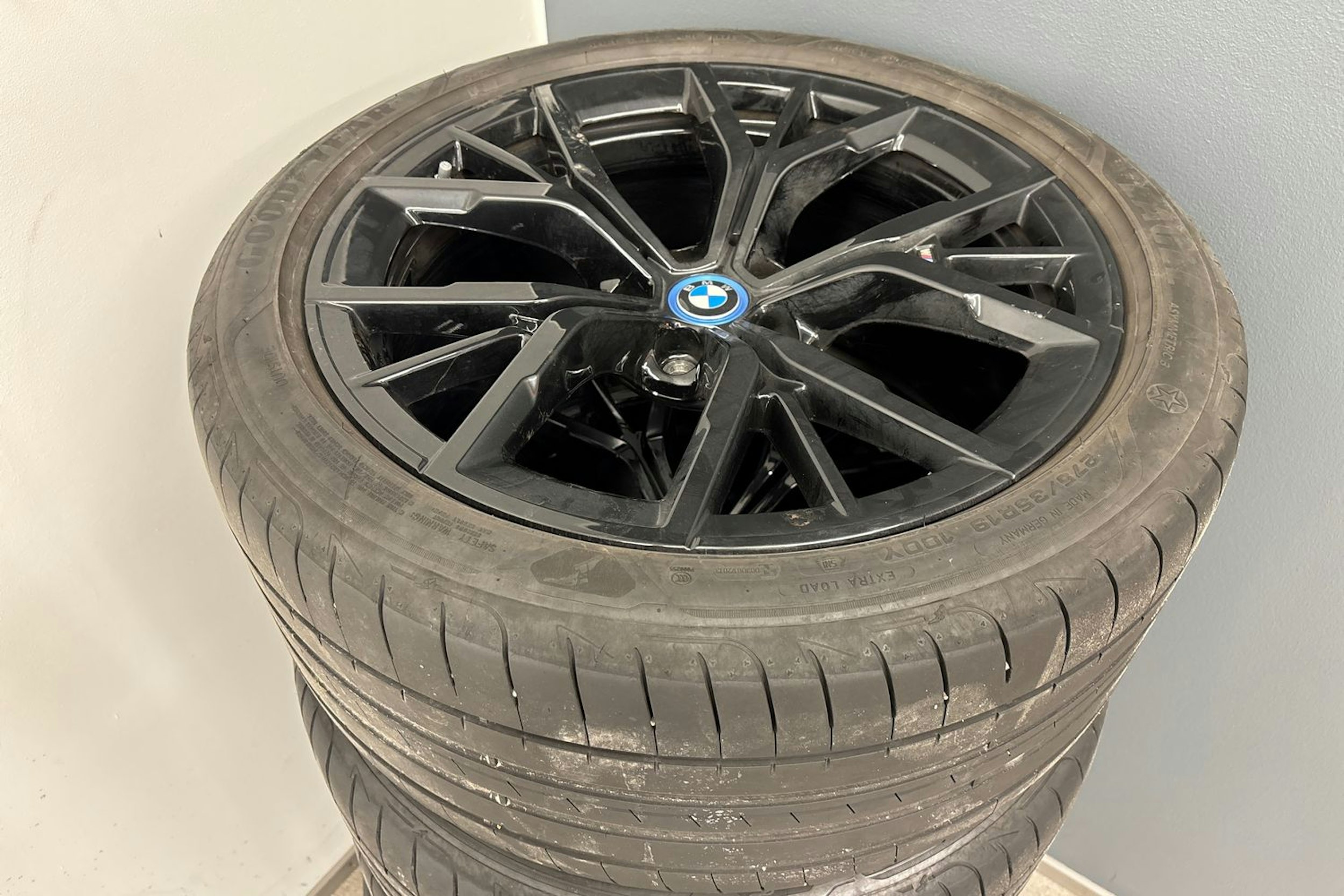 punainen BMW 530 2022 kuva 10.